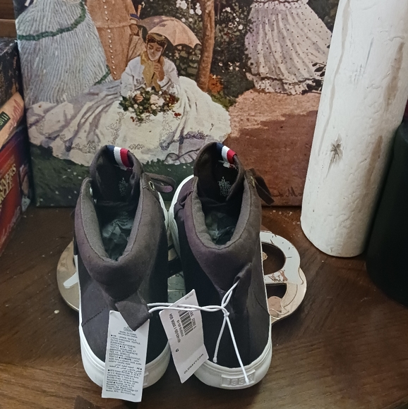 👟 👟 Navy Faux Suede Hightop Sneakers 👟 👞NWT!Dark Brown,Nice🎁Gift. 👟 👞 - Picture 6 of 12